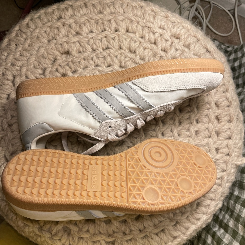 BRAND NEW Adidas Samba OG “Off White/alluminum” sneakers! - Picture 6 of 8